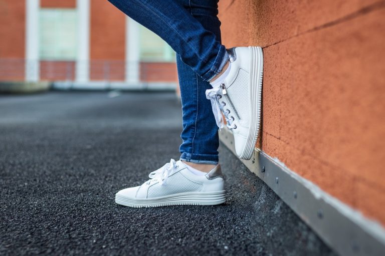 Different Types Of White Sneakers Every Fashion Freak Must Own